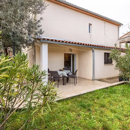 Apartament Holiday Nela Pula